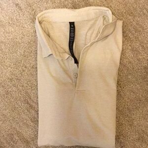 Men’s light in color polo Lululemon. Great condition.